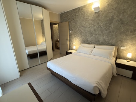 1 bedroom, iron/ironing board, WiFi, bed sheets. AssagoApartments – Il Gelso – near the Forum and the M2 metro line