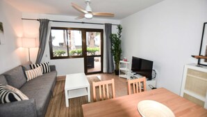 TV - Book Jet OASIS DUNAS Suite -apartments (Corralejo)