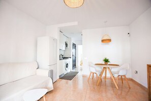 TV - Book Jet OASIS DUNAS Suite -apartments (Corralejo)