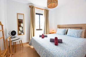 WiFi, bed sheets - Book Jet OASIS DUNAS Suite -apartments (Corralejo)