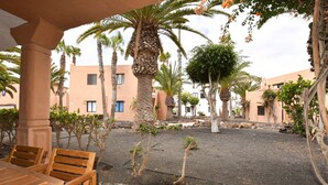 Terrace/patio - Book Jet OASIS DUNAS Suite -apartments (Corralejo)