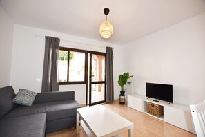 TV - Book Jet OASIS DUNAS Suite -apartments (Corralejo)