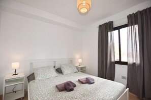 WiFi, bed sheets - Book Jet OASIS DUNAS Suite -apartments (Corralejo)