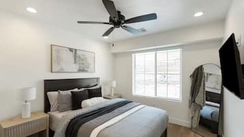3 habitaciones, tabla de planchar con plancha, wifi y ropa de cama