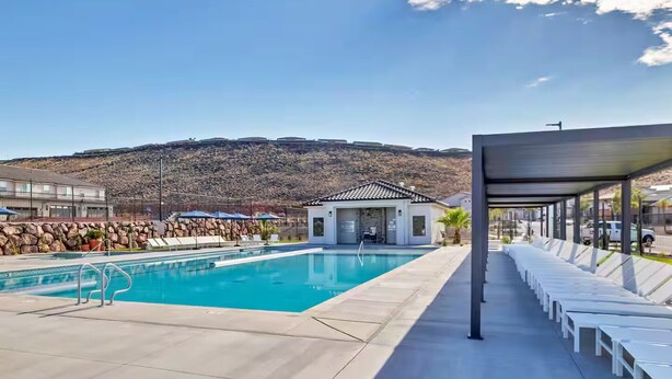 Pool - Modern Southern Utah Home: 4BR, Dog-Friendly, EV Charger (Washington)