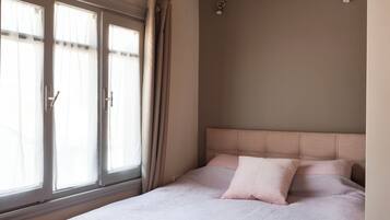 3 chambres, bureau, fer et planche à repasser, accès Internet