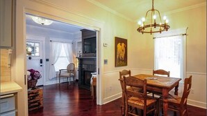 House | 1 bedroom - Historic Bradshaw House (Jacksonville)
