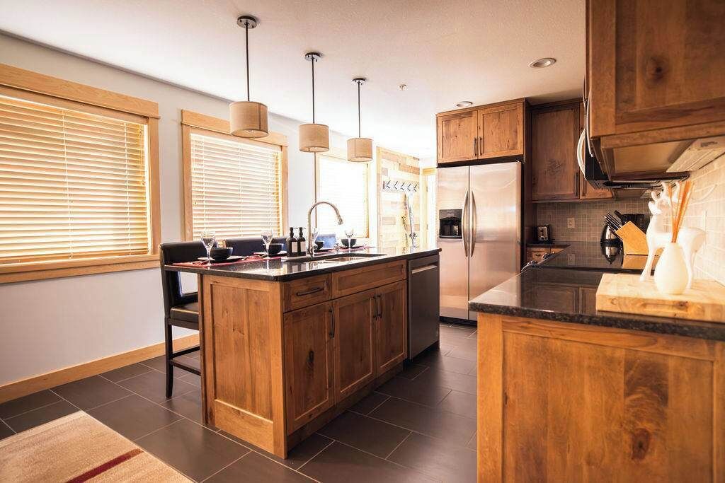 冰箱、微波炉、烤箱、炉灶