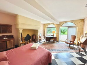 5 chambres, bureau, fer et planche à repasser, Wi-Fi gratuit