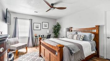 3 bedrooms, iron/ironing board, WiFi, bed sheets