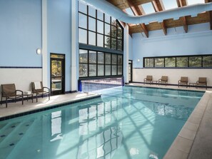 Pool - Marriott Streamside- 1 Bedroom, 2 Bath. Sleeps 4. Ski access. Free Shuttle (Vail)