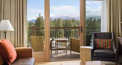 Serene Suncadia Escape! Mountain Views + Fireplace + Lodge Pool Access!