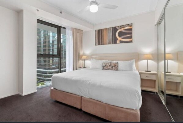 Iron/ironing board, free WiFi, bed sheets - Heart of Brisbane CBD close to casino city hall botanic garden (Brisbane City)