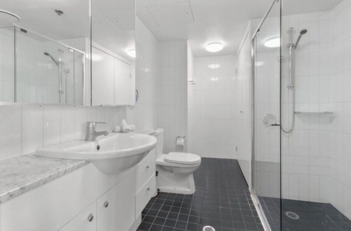 Ducha, secador de pelo, toallas