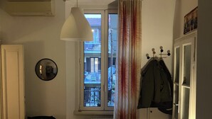 Living area - Cozy and bright apartment ideal for two people (Milano)