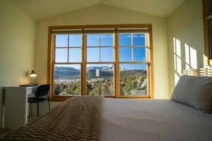 2 bedrooms, desk, WiFi, bed sheets - Unbeatable 🏔️ views, hike & ATV from the house, fish the Rio Grande in 2 mins (South Fork)