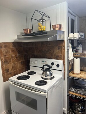 Microondas, horno, parrilla de estufa y lavavajillas 