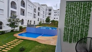 Unclassified image, 2 of 16, button - Stunning Sea & Pool View Stylish 2BR Retreat
With 2 balconies (Nouinouiche)
