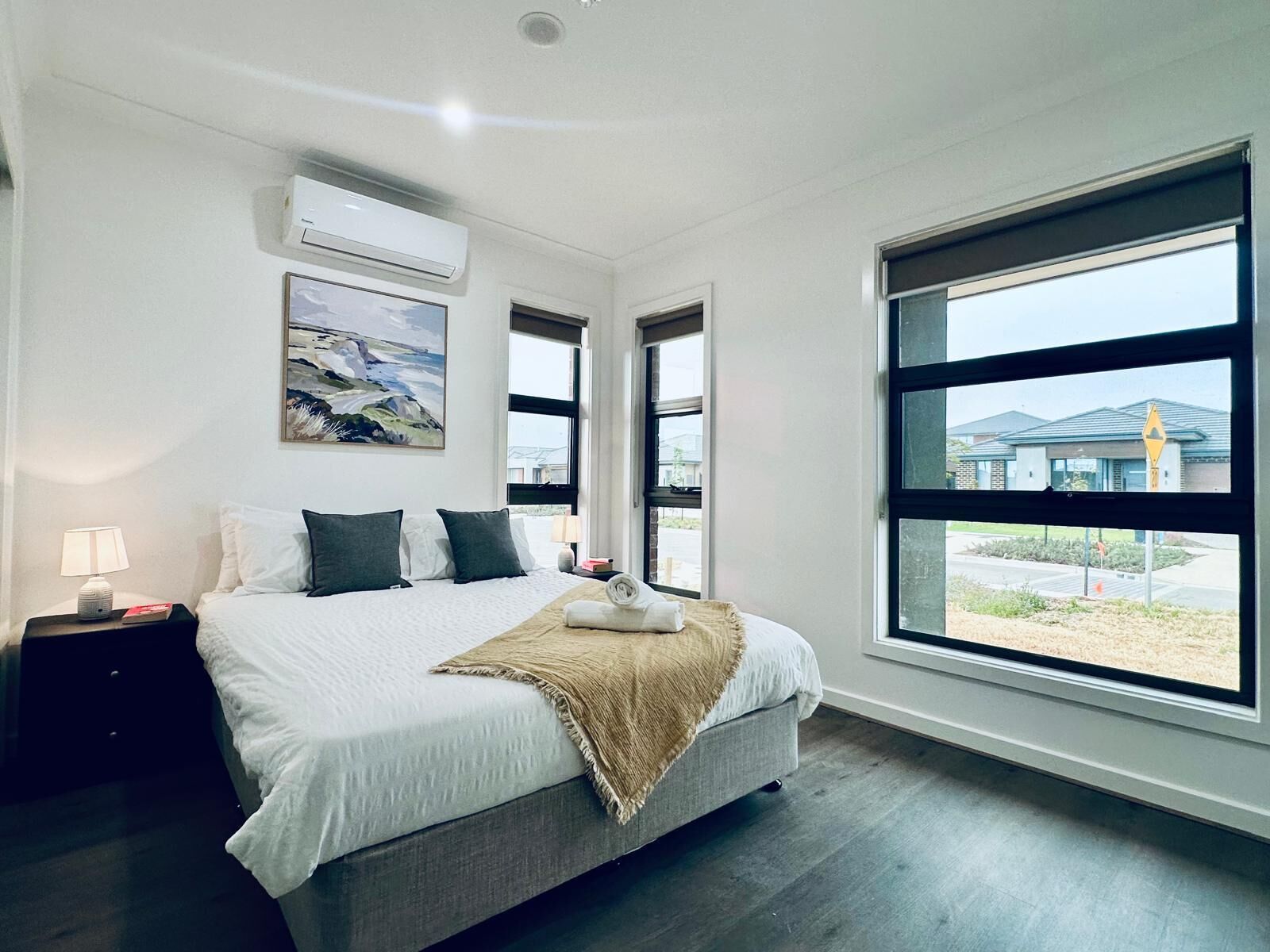 3 soverom, strykejern/-brett, internettilgang og sengetøy