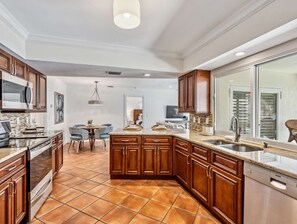 Fridge, microwave, oven, stovetop - Pet-Friendly Pool & Spa Home with EV Charger (Naples)