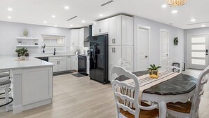 Dining - Walk to Beach! Family Pool Home in Naples (Naples)