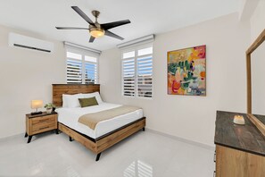 Iron/ironing board, free WiFi, bed sheets - Cozy Retreat with Private Balcony, 2 BR | Sleeps 6 (2B HR) (San Juan)