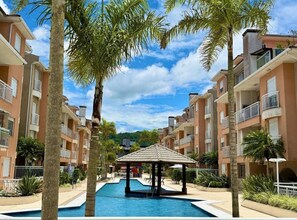 Outdoor pool - rua dos canudos (Florianópolis)