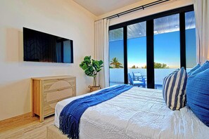 2 bedrooms, WiFi, bed sheets - Modern 2BR Apartment Near the Malecón | Balcony • Rooftop BBQ (La Paz)