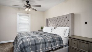 4 soverom, strykejern/-brett, wi-fi (inkludert) og sengetøy