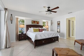 3 bedrooms, iron/ironing board, WiFi, bed sheets - Waterfront Villa w/ Pool, Dock & Gulf Access (Port Charlotte)