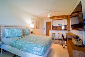 1 Schlafzimmer, Schreibtisch, Bügeleisen/Bügelbrett, Reisekinderbett