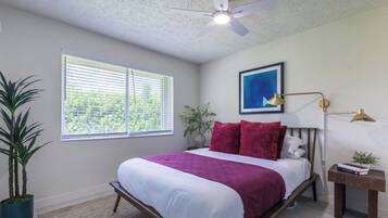 Iron/ironing board, WiFi, bed sheets