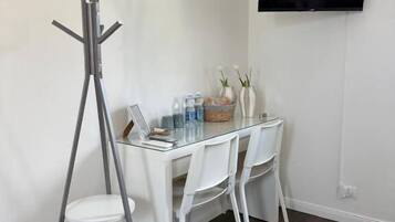 Chambre Double Standard, balcon, vue cour intérieure | Intérieur