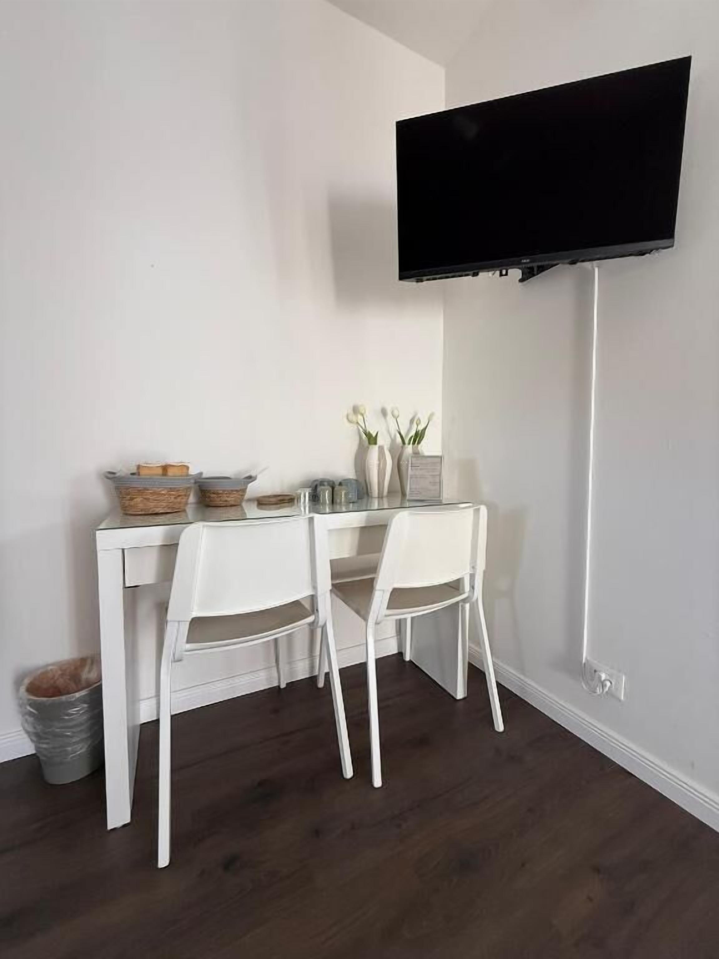 스탠다드 더블룸, 발코니, 마당 전망 | 다이닝