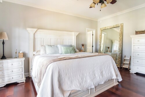 Bayou Breeze Retreat w/ Pool & River Access