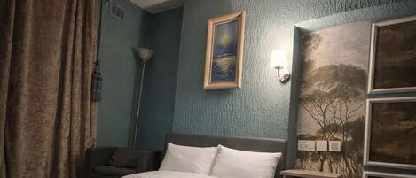 1 bedroom, desk, free WiFi