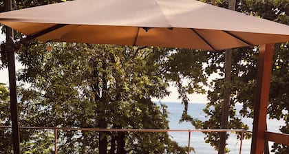 Petit Paradis Lodge private beach, deck 70 m² & kayaks Pointe-Noire