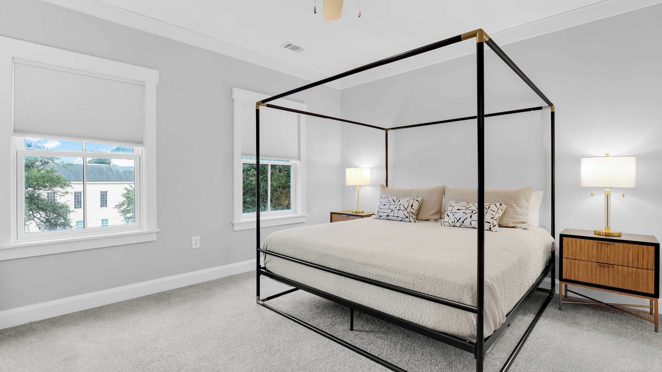 House (6 Bedrooms) | Interior