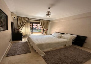 Iron/ironing board, WiFi