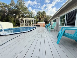 Pool - Family Oasis 2BR pool 2 acre Bring your Boat or RV, 10 minutes from the springs. (Homosassa)
