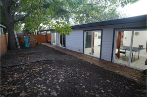 Terrace/patio - Stylish Austin Retreat. Private Home Near DT ATX! (Austin)