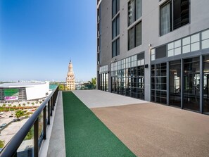 Terrace/patio - Skyline Residences One Bedroom with Kitchen & Balcony (Miami)