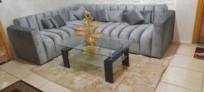 Smart TV - Comfortable modern apartment in mohammedia (Mohammedia)