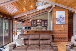 Smart TV, fireplace, DVD player, ping pong