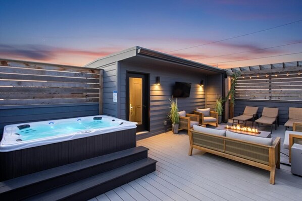 Terrace/patio - High-Style Nash Escape • Chic Décor Close to Town (Nashville)