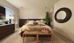 Een strijkplank/strijkijzer, wifi, beddengoed