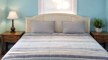 Strykjärn/strykbräda och sängkläder