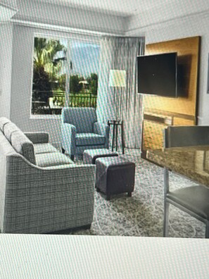 TV - Charming 2-bedroom villa on Golf Course in pleasant Palm Desert (Palm Desert)