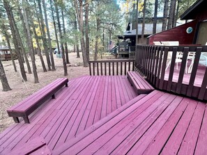 Outdoor dining - Continental Cabin with Deck Fireplace & Garage (Flagstaff)