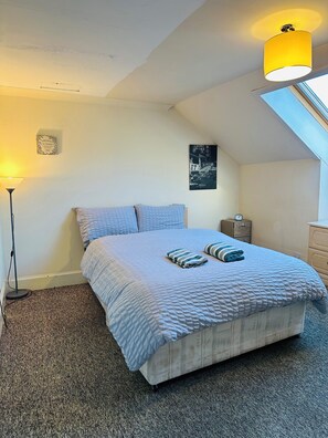 WiFi, bed sheets - The Nest Retreat (Glasgow)